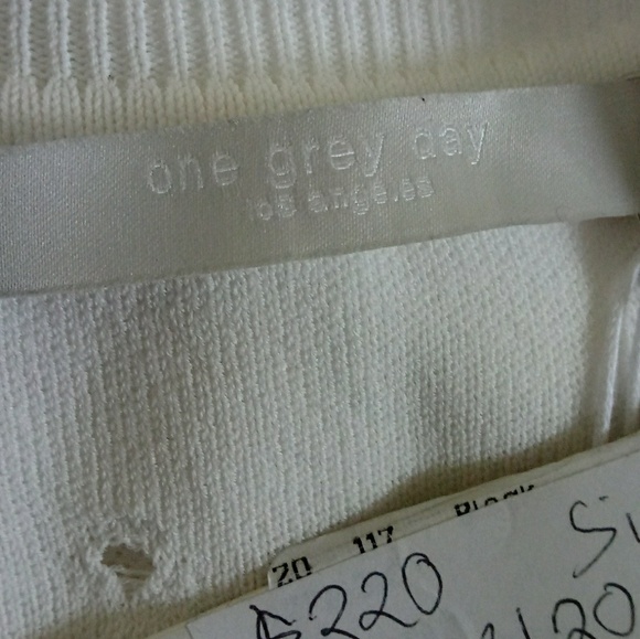 One Gray Day Los Angeles distressed sweater top - Picture 4 of 7